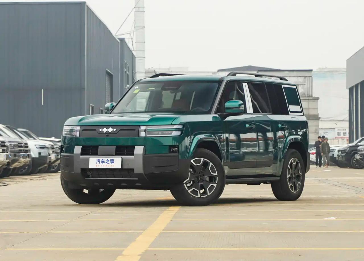 2025款方程豹钛7：混动架构与底盘调校的技术解析2025款方程豹钛7为中大