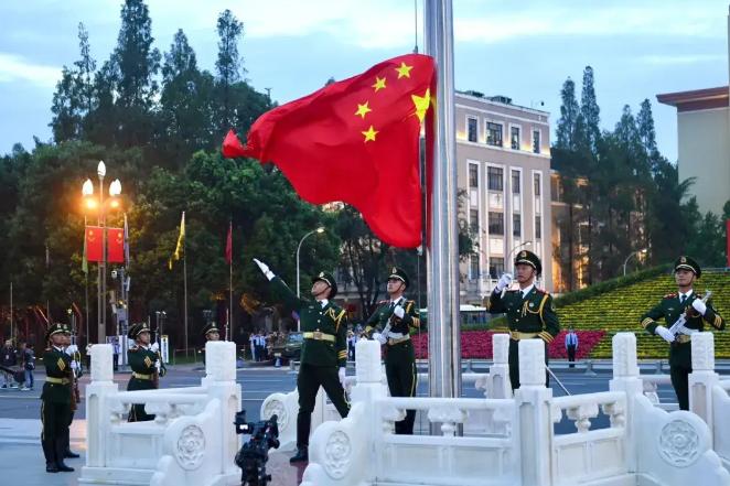 菲律宾的小马科斯，这次算是彻底醒酒了！今天罕见表态：死守一个中国原则，绝不碰