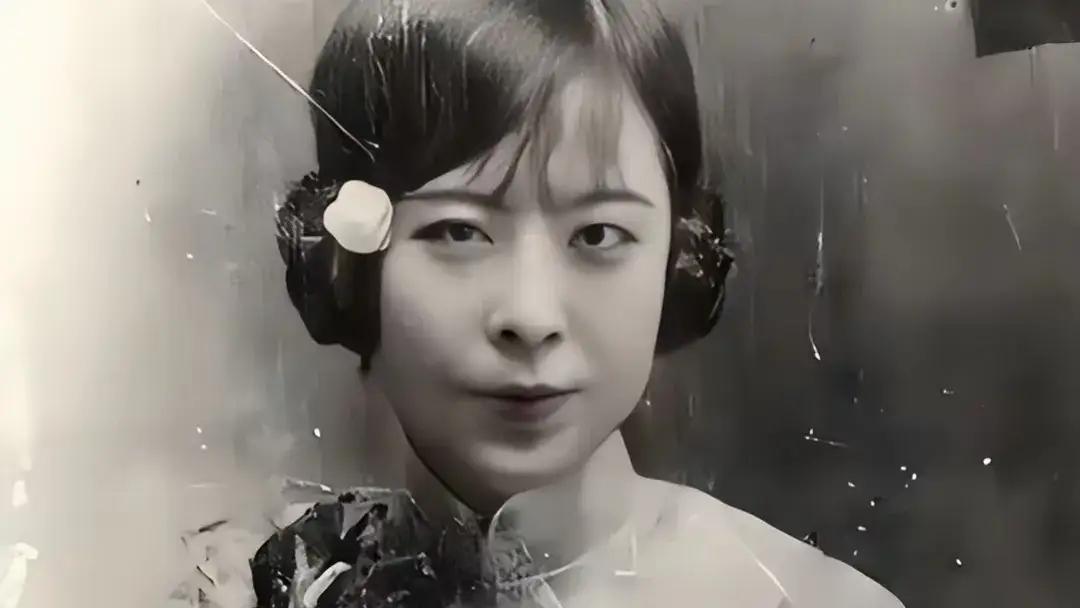 那年，于凤至患上了乳腺癌，美国医生给的方案是：“切除乳房”。可于凤至听后却拒绝说