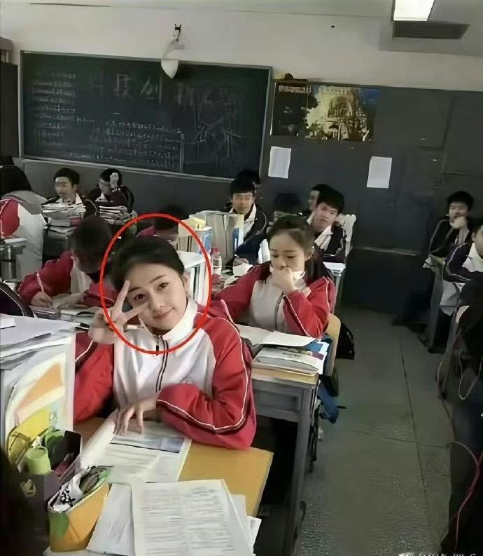 白鹿高中居然长这样？和现在完全一样嫩啊…