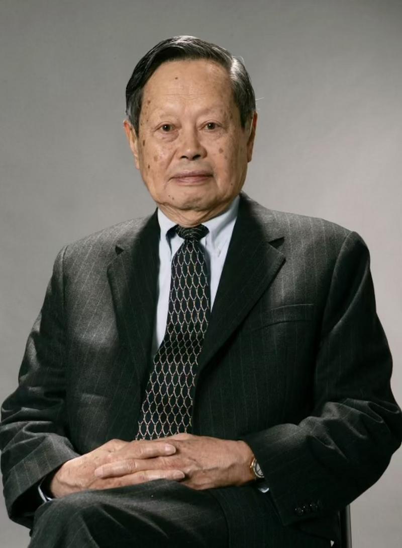 巨星陨落，杨振宁先生永垂不朽！2025年10月18日12时，一颗科学巨星悄然