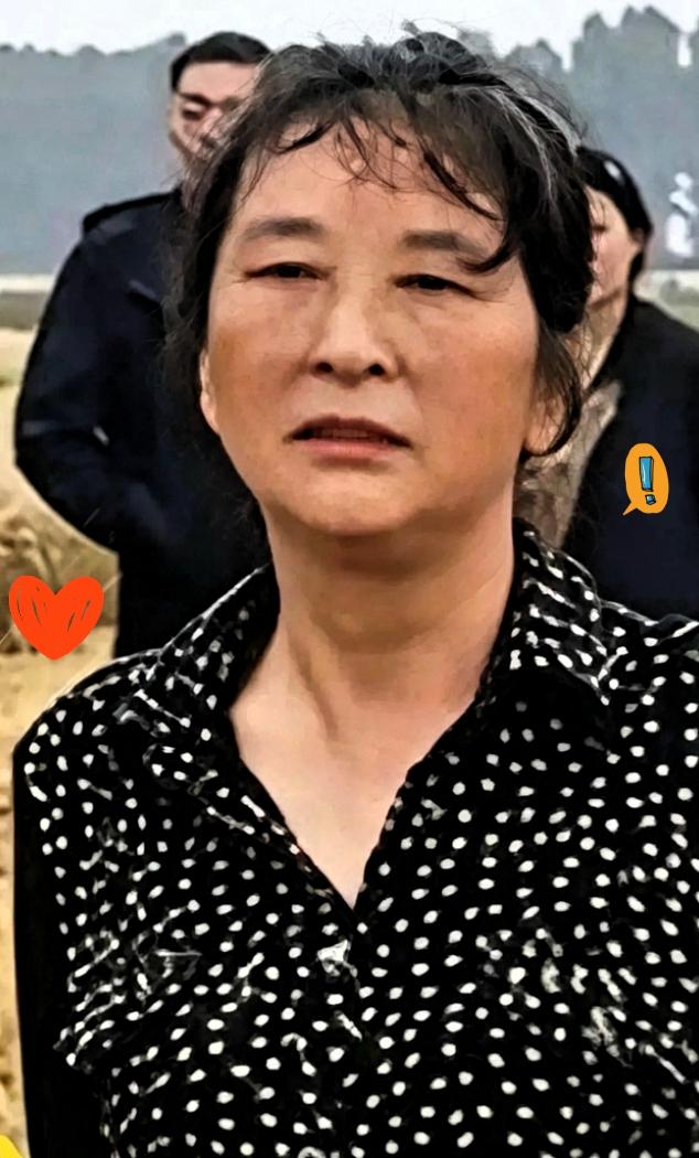 真是开了眼了！这几天网上居然冒出一种论调，说那个“割四赔五”的大妈，反倒成了本