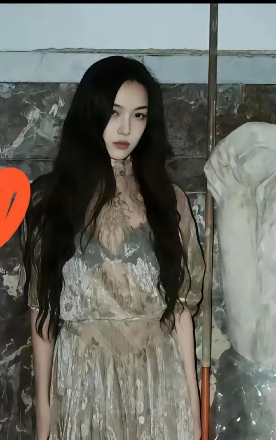 发现一个有意思的事情，那就是王菲的女儿李嫣，她今年才20岁，什么都没做，居然