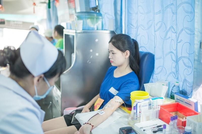 你知道献血还有哪些好处和坏处吗?你知道献血还有哪些好处和坏处吗?有两点疑问其