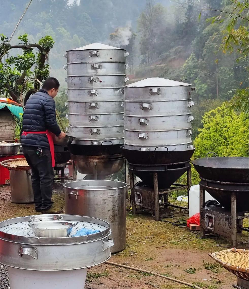 农村正在消失？我回老家吃了一顿席，看到心酸真相…前几天回四川老家吃坝坝宴，直接