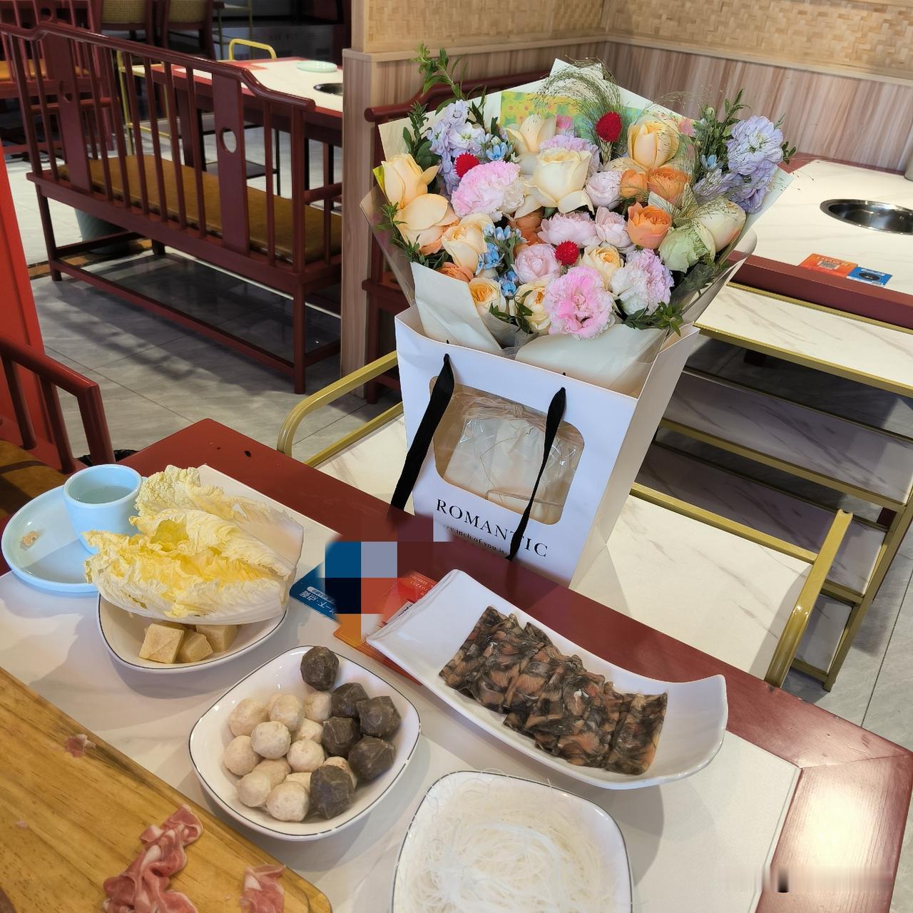 今年过生日动静不小本来我想着把今年的生日忽略过去算了，真心不想过生日，因为又