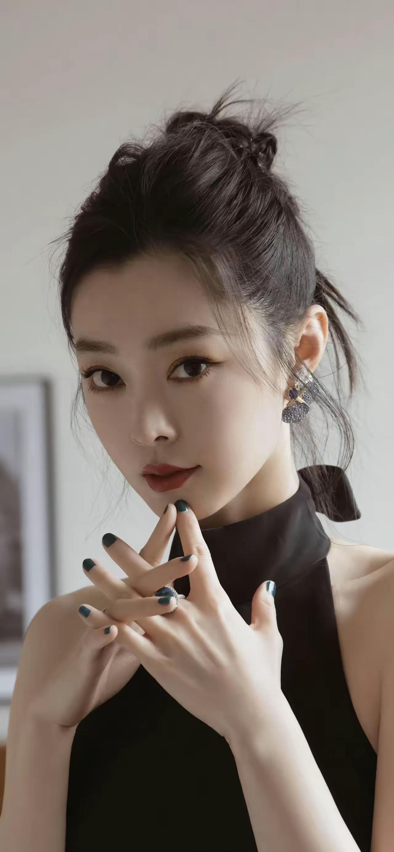 优雅精致妆容，气质满分！