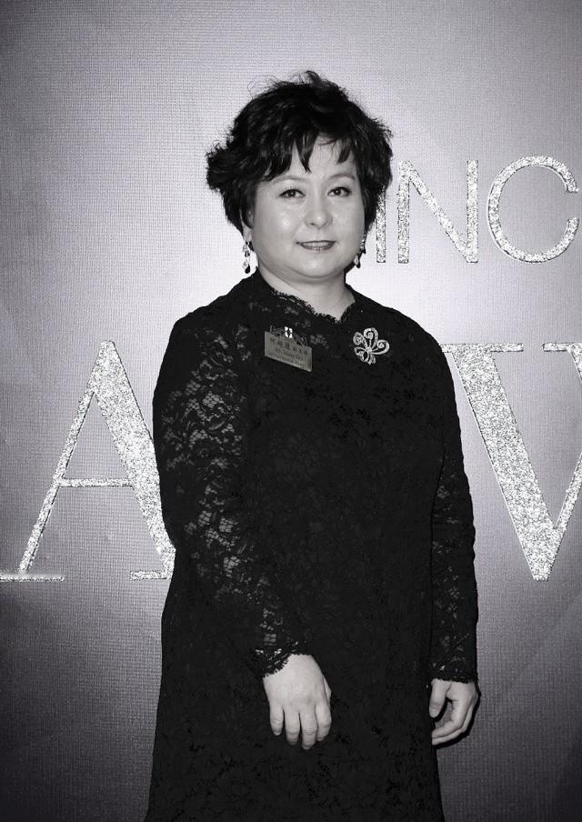 面相饱满，耳垂厚实，一看就是有福之人。60岁，癌症复发，走了。这不就是很多人