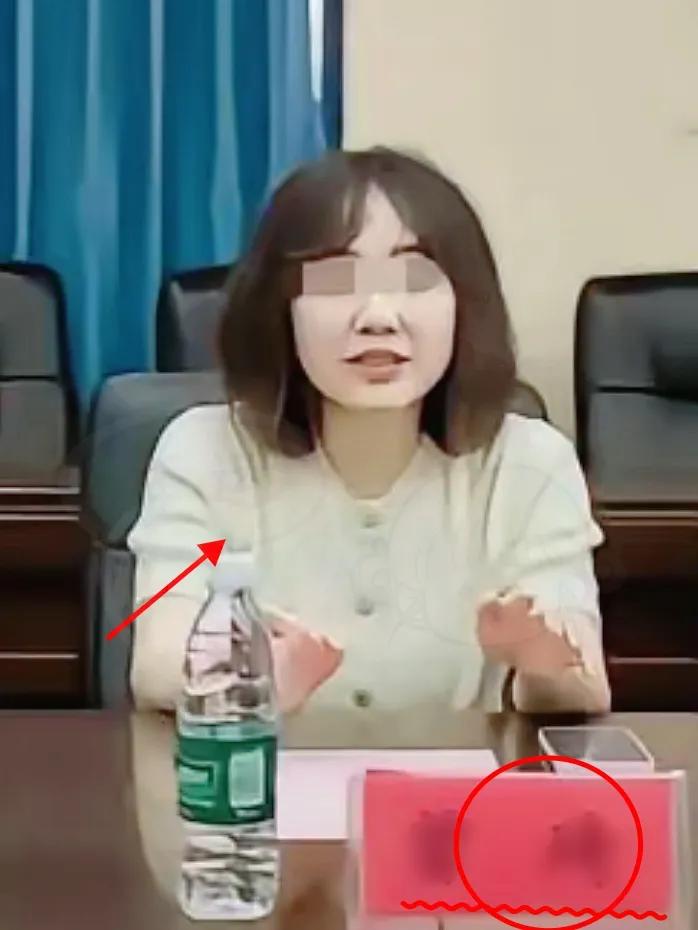 曾女士准备这么充分，换作别人不得嗷嗷叫！全程都是曾女士在忙活，又是穿特制工作服，