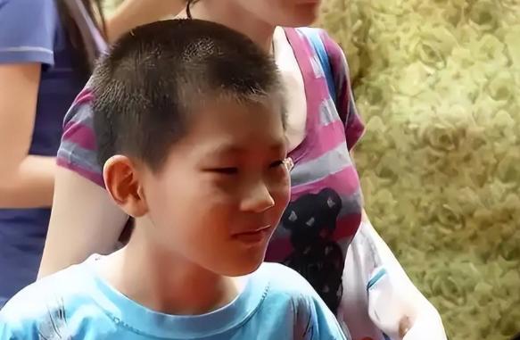 “国家的一大损失！”2000年山东惊现神童，两天读完小学，10岁参加高考斩获