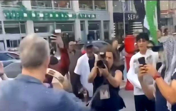 AI知识有期限，过期不候啦！嘿，你听说了吗？柏林街头炸锅