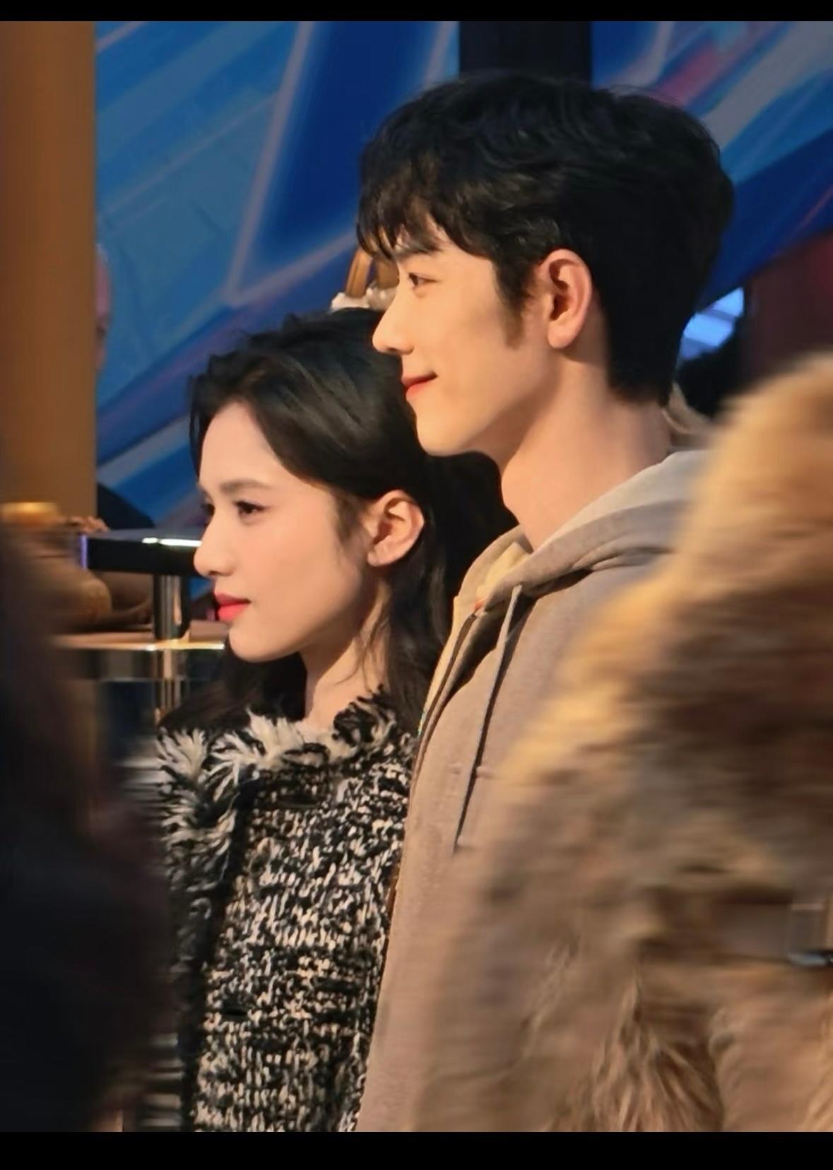 谁能想到！肖战张婧仪澳门突现同框，剧粉当场泪目！俩人在TOD'S活动现