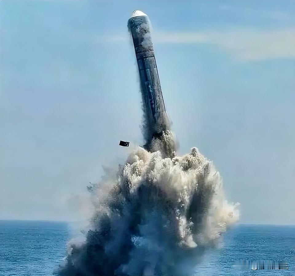 哪天一觉醒来，说阿三的航母被巴铁的反舰导弹击沉了，阿三就彻底无法挽回局面了！阿
