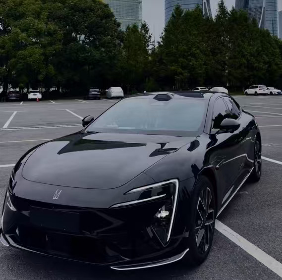 阿维塔纯电max🚗1.底盘：我开起来比较舒适，因为有空悬，不用担心刮底盘，而且