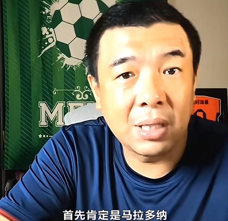 梅西只配排第三，C罗根本不配上榜？足球评论员徐亮这话一出，球迷圈直接炸了。\r