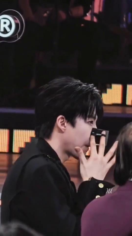 西游。西游。我的天，性感小猫，就比较想家。对，代表了一段记忆不能飞到你了，