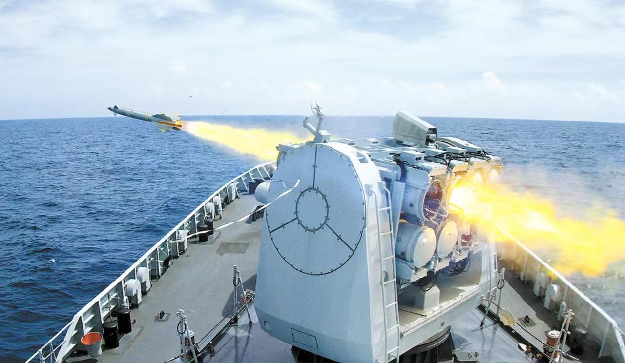 忍耐10天，我们最强的反制来了，这次的演习距离台岛也就4.6海里，我们就是想告诉