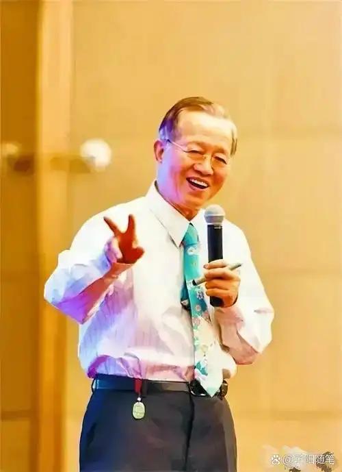 关于台湾问题，曾仕强先生曾明确作出预言：“台湾的回归，会由一个谁都想不到的人，用