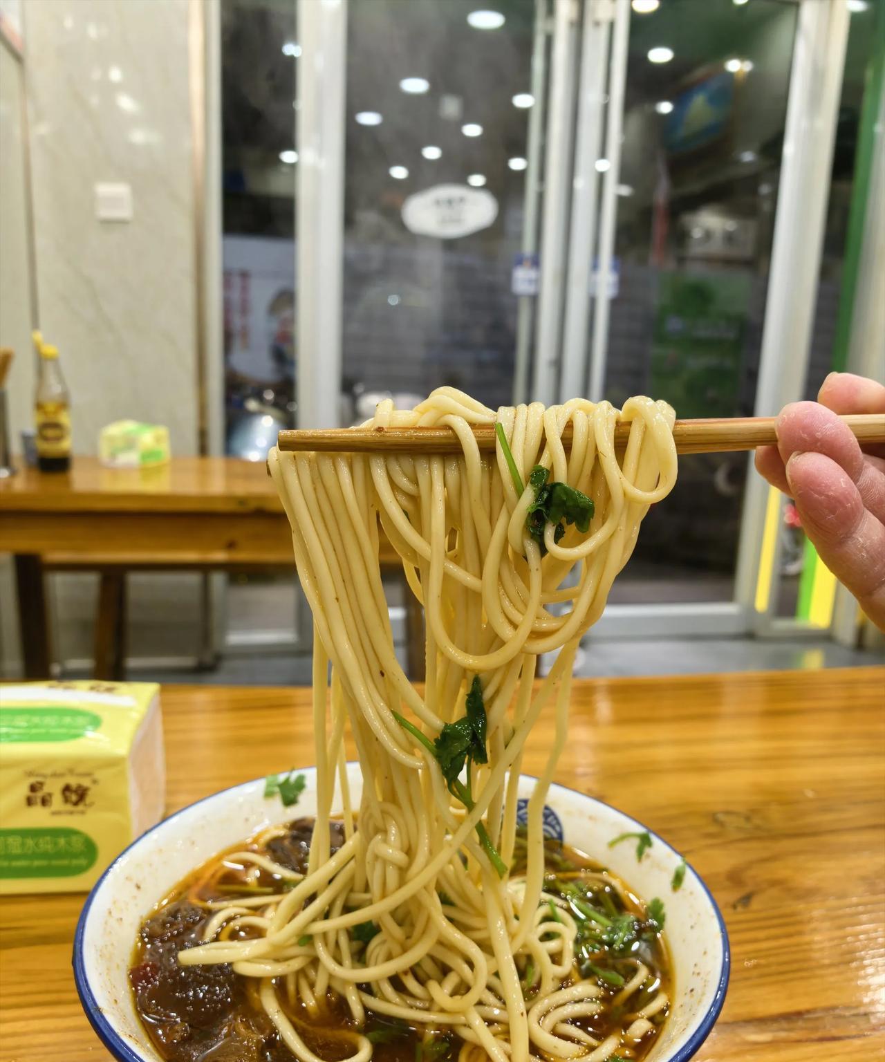 戒酒29天，滴酒未沾，但是这几天晚上开始找美食吃，又是一个坏习惯养成了，戒酒以后