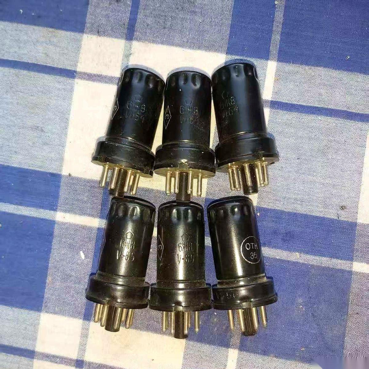 上世纪60年代，苏联造了一批管子，叫6米8电子管。一身铁壳，看着像炮弹零件，土