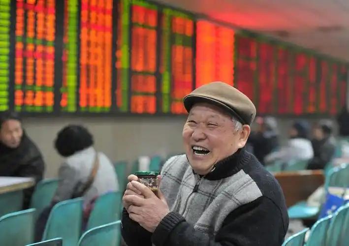 我最佩服的一位股民，是来自广东的朋友。他账户总资产有36万多元，但常年把股票