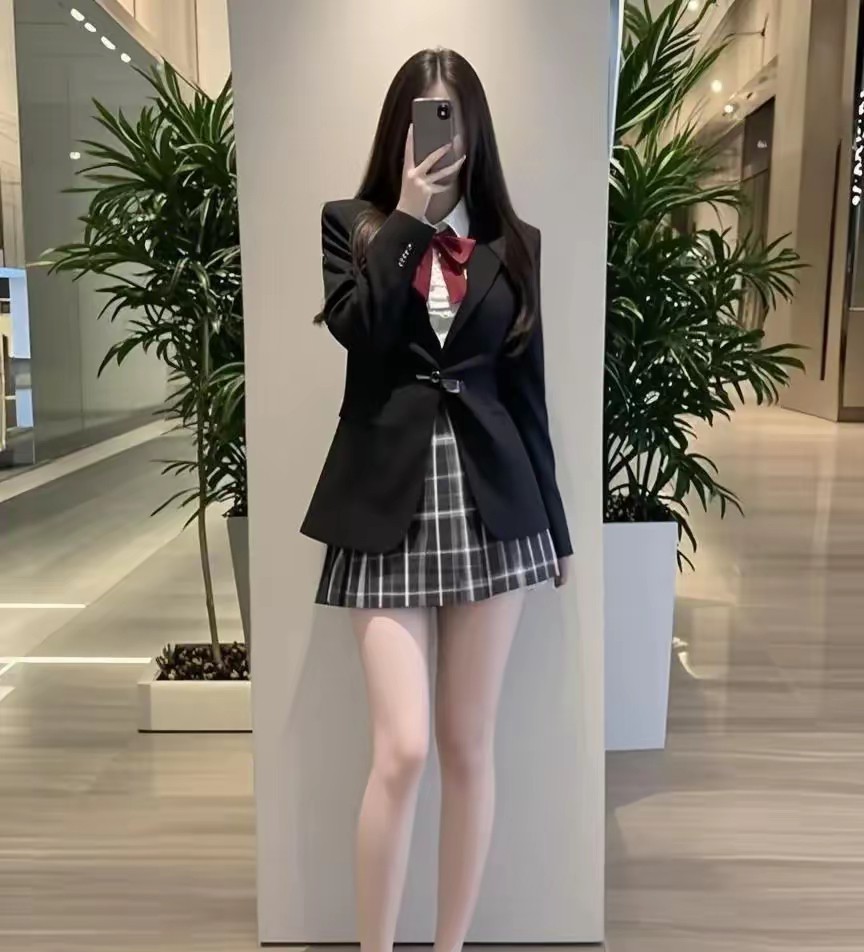 想问一下你们男生会接受女孩子穿JK吗？不知道为什么30岁了还是那么喜欢穿