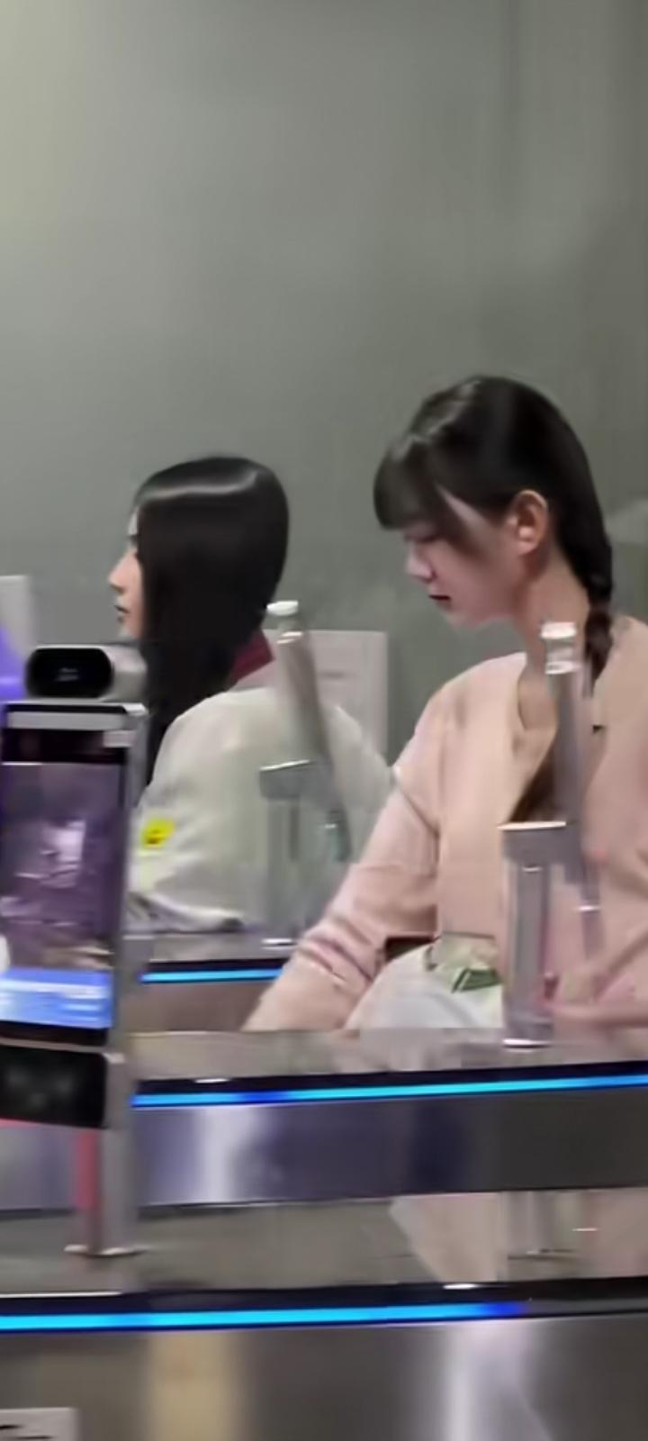 真心话茶局原来真正的思念从不会声嘶力竭，它是无声的，是细碎的，悄悄藏在生活的每一