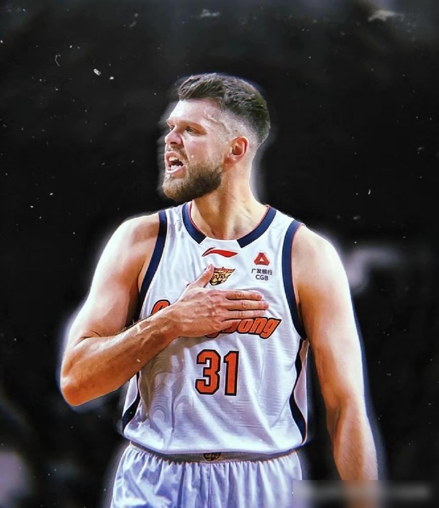 宁波队刚扔掉的“废柴”，杜锋直接捡回来当宝，广东这操作你看懂了吗？这哥们叫拉