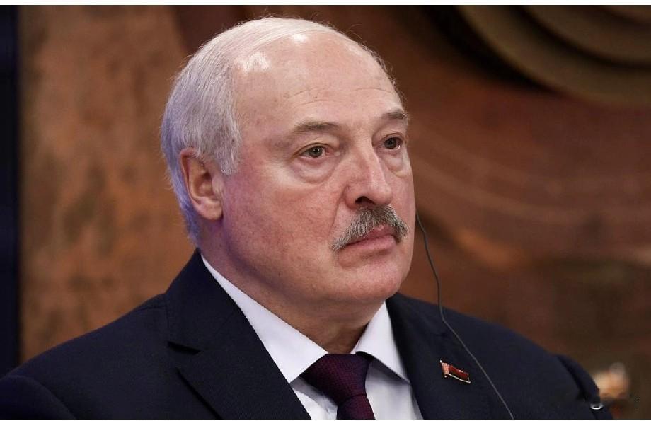 白俄官宣：俄“增速导弹”12月战备，全机动部署，美国摸不透！2025年11