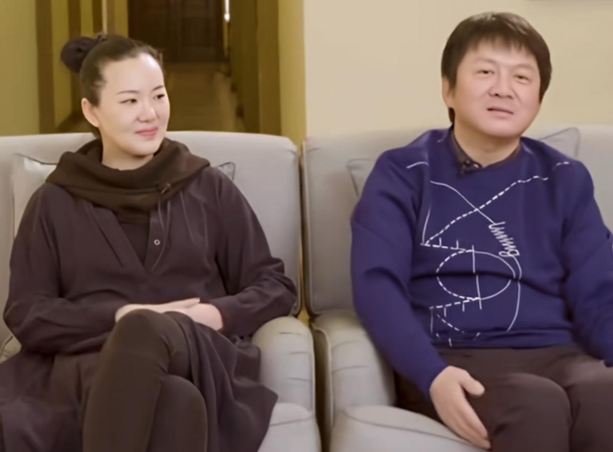 你知道娱乐圈最低调的神仙眷侣是谁吗？栾树和咏梅，一个曾是王菲的前男友，一个是柏林