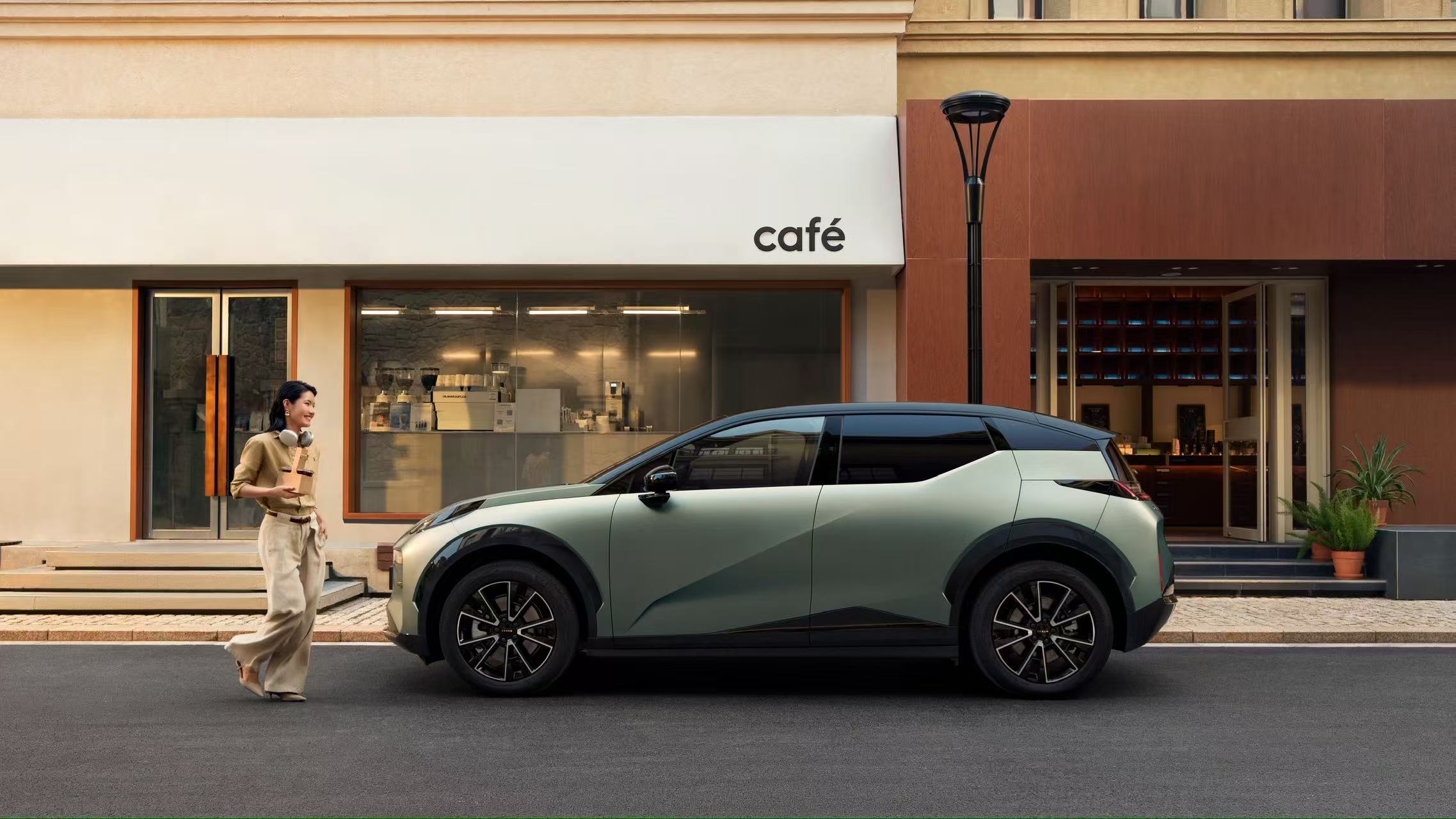 焕新极氪X来了！11月5日上市，这车不仅有智能感应无框自动门、14.6英寸电动滑