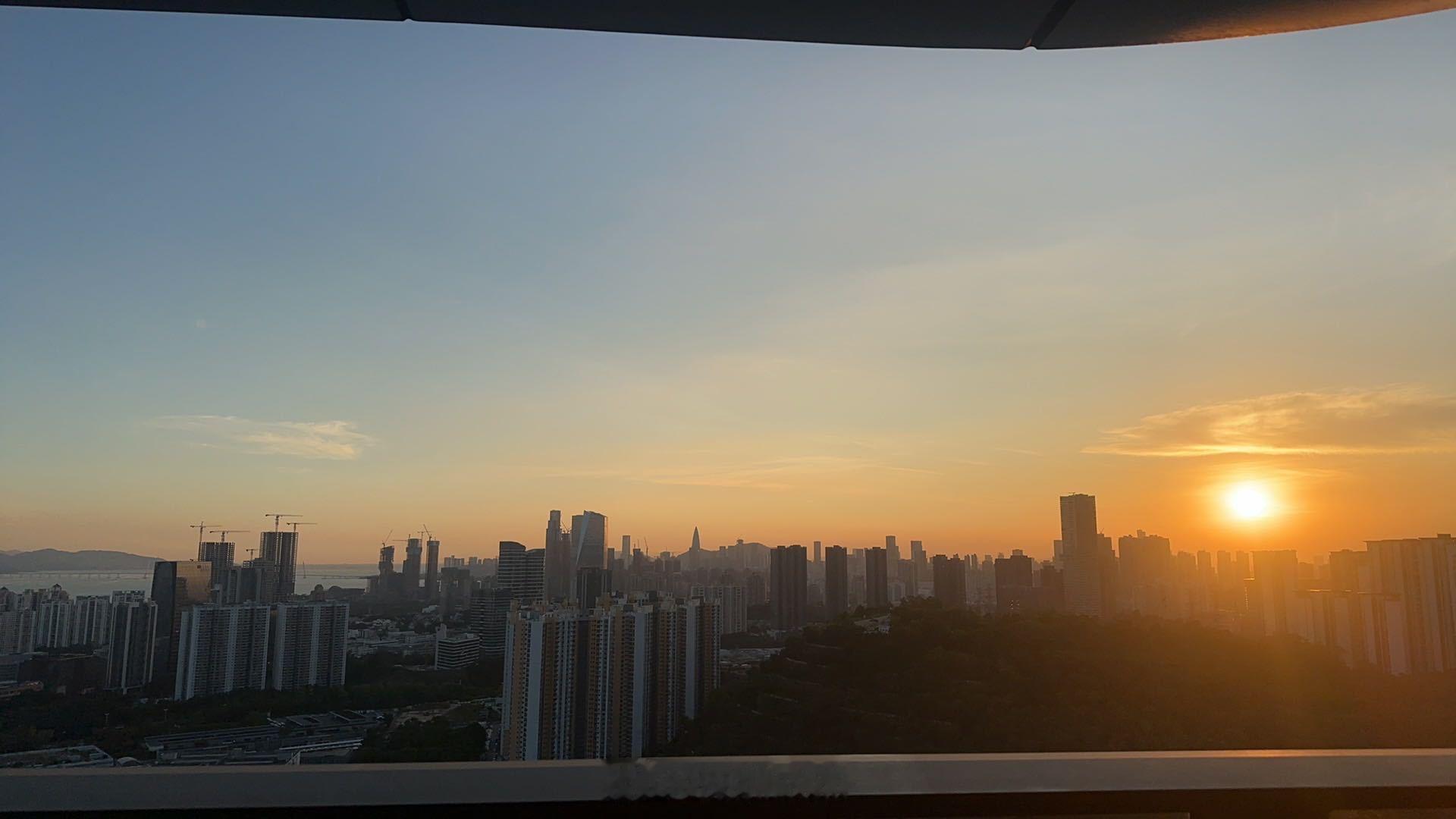 香蜜湖无敌笋盘:核心区次新豪宅高区看海！降价！一口价1115万 福田双顶级学区