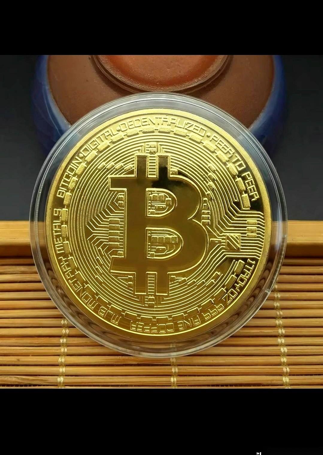 别再天天做梦比特币涨到一百万美金你就能财富自由了。真别傻了。你以为币圈那些真