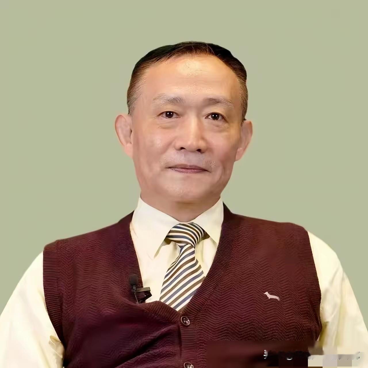 卢麒元这一次，算是真正捅了马蜂窝。​卢麒元这次的发言可以说是相当大胆，直接点名