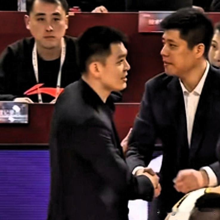 保持乐观！别看辽宁和山西同时输球，我对兄弟球队携手进四强仍乐观，漫长的赛季，遇到