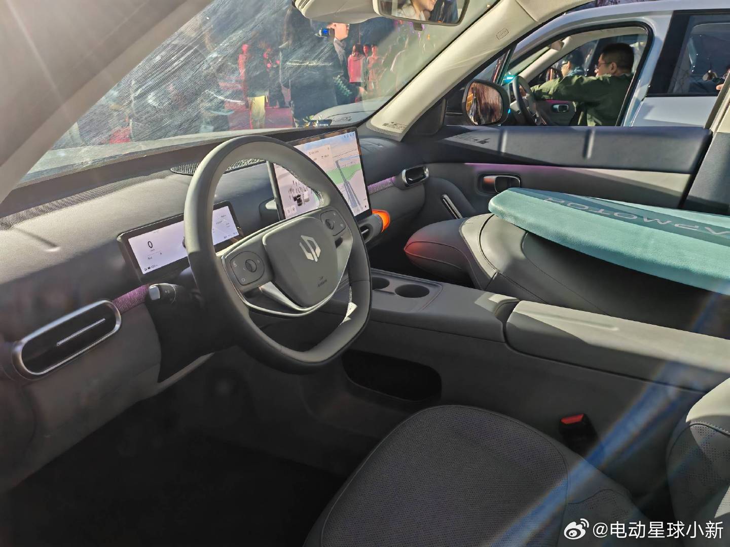 零跑A10正式上市，售价6.58-8.68万元这是一台车长4米2、