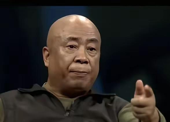 吴天明说：“我当西影厂厂长的时候，西影厂当时是一千七八百人啊，连家属五六千人，我
