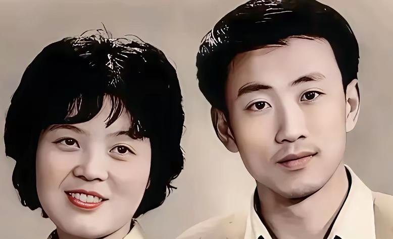 1977年，北京的一个知青考上了大学，在返城前的那个晚上，他的未婚妻含泪问他：“