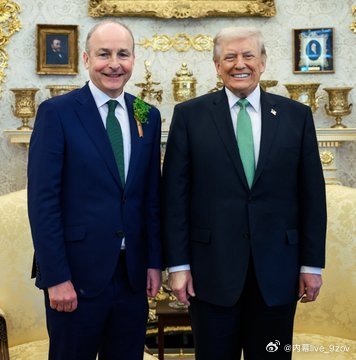 昨天特朗普在白宫的手