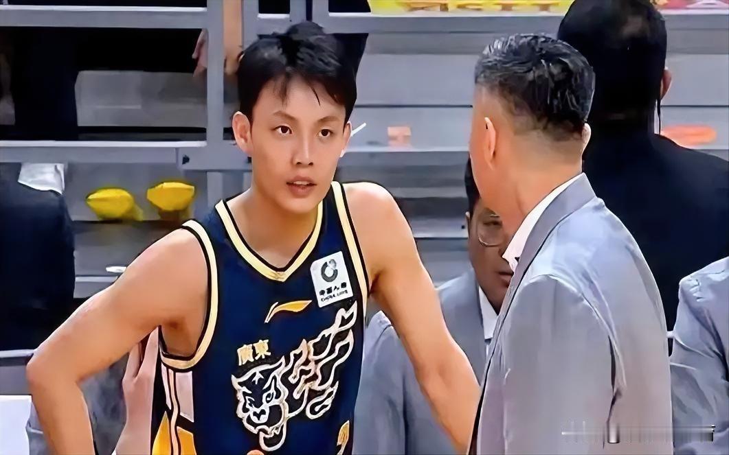 徐杰忍无可忍？杜锋战术再遭质疑，辽粤大战细节引爆球迷愤怒！