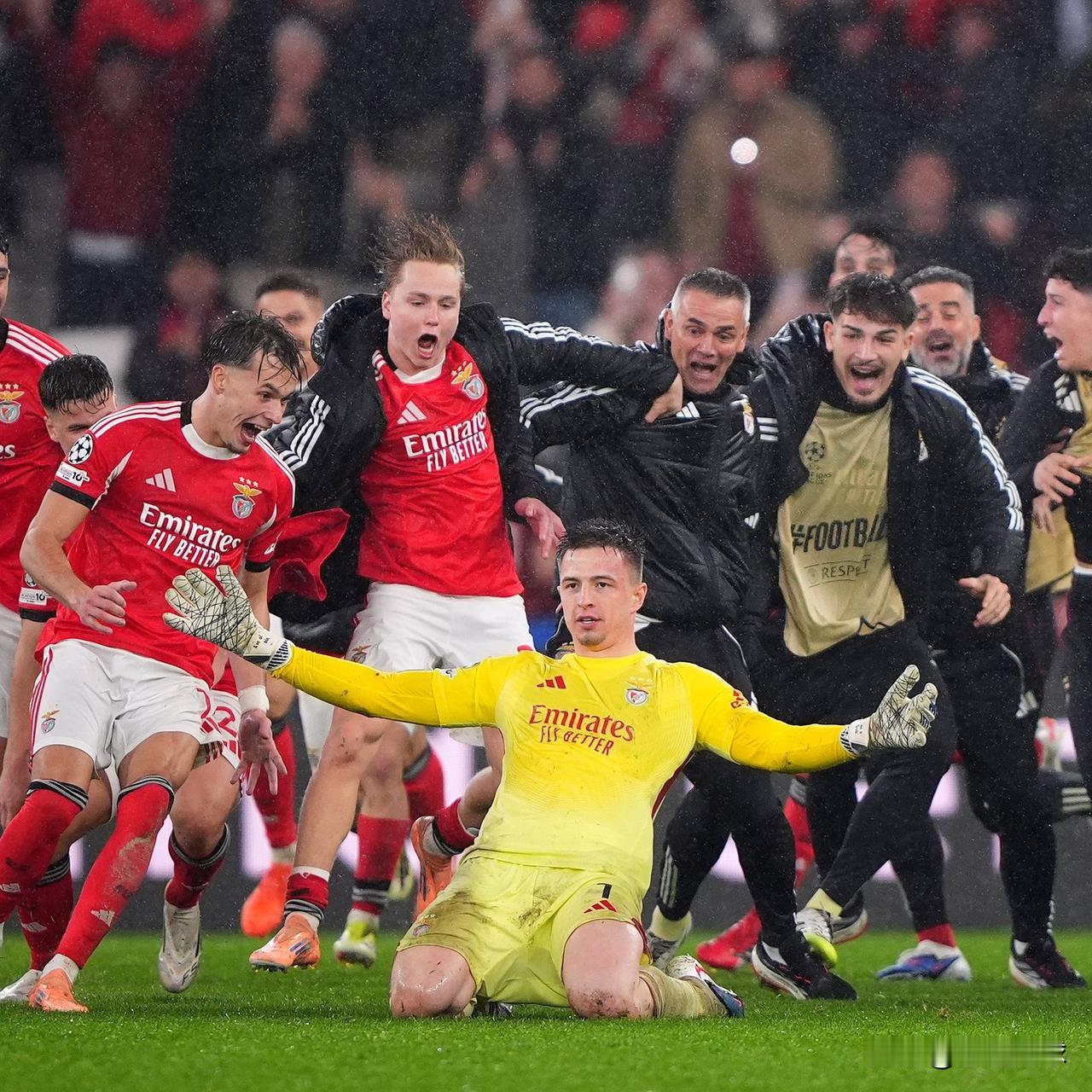 🚨你知道吗：上赛季，穆里尼奥执教的费内巴切曾濒临淘汰边缘。在布拉加对阵拉