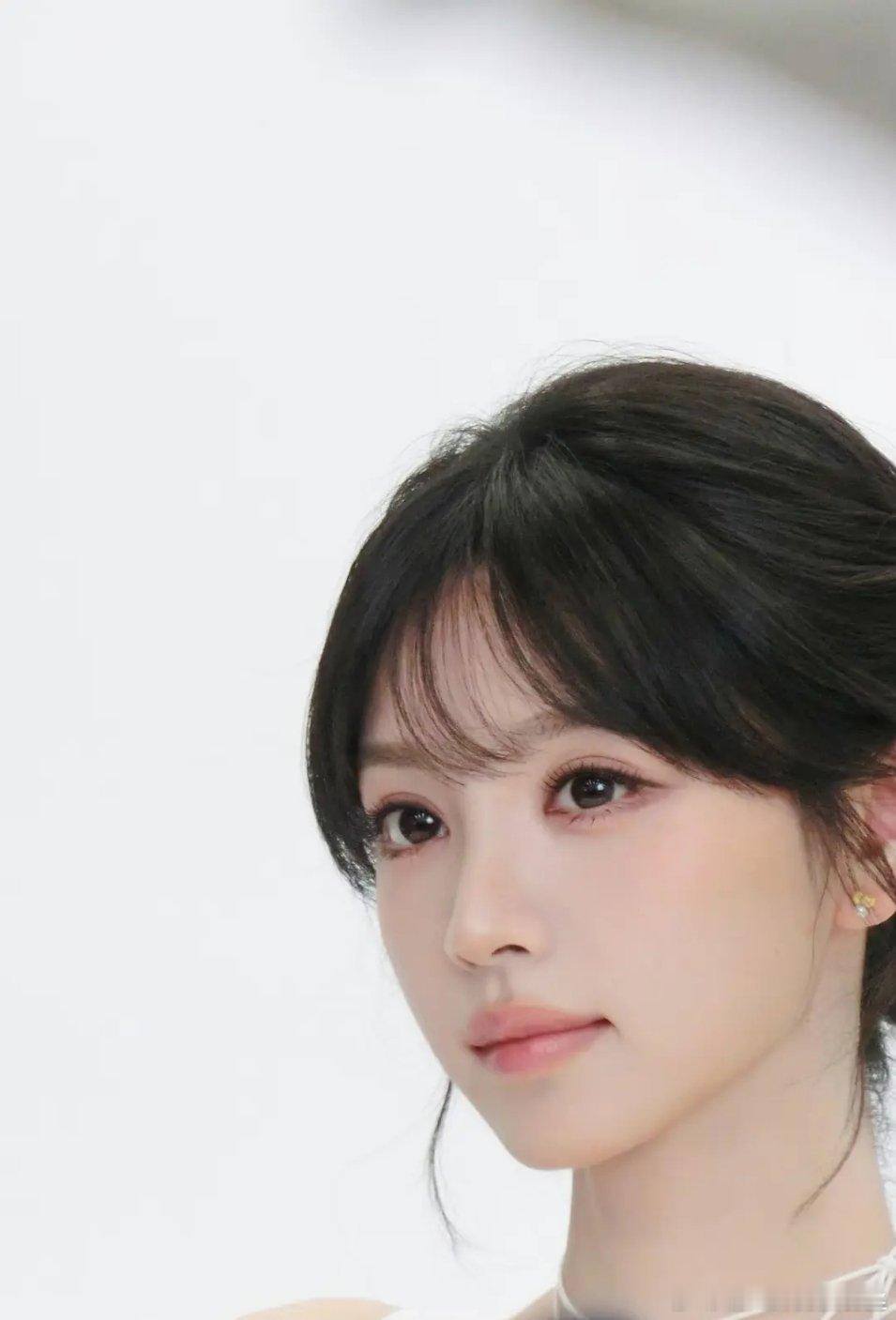 小田这次找的化妆师不错，值了