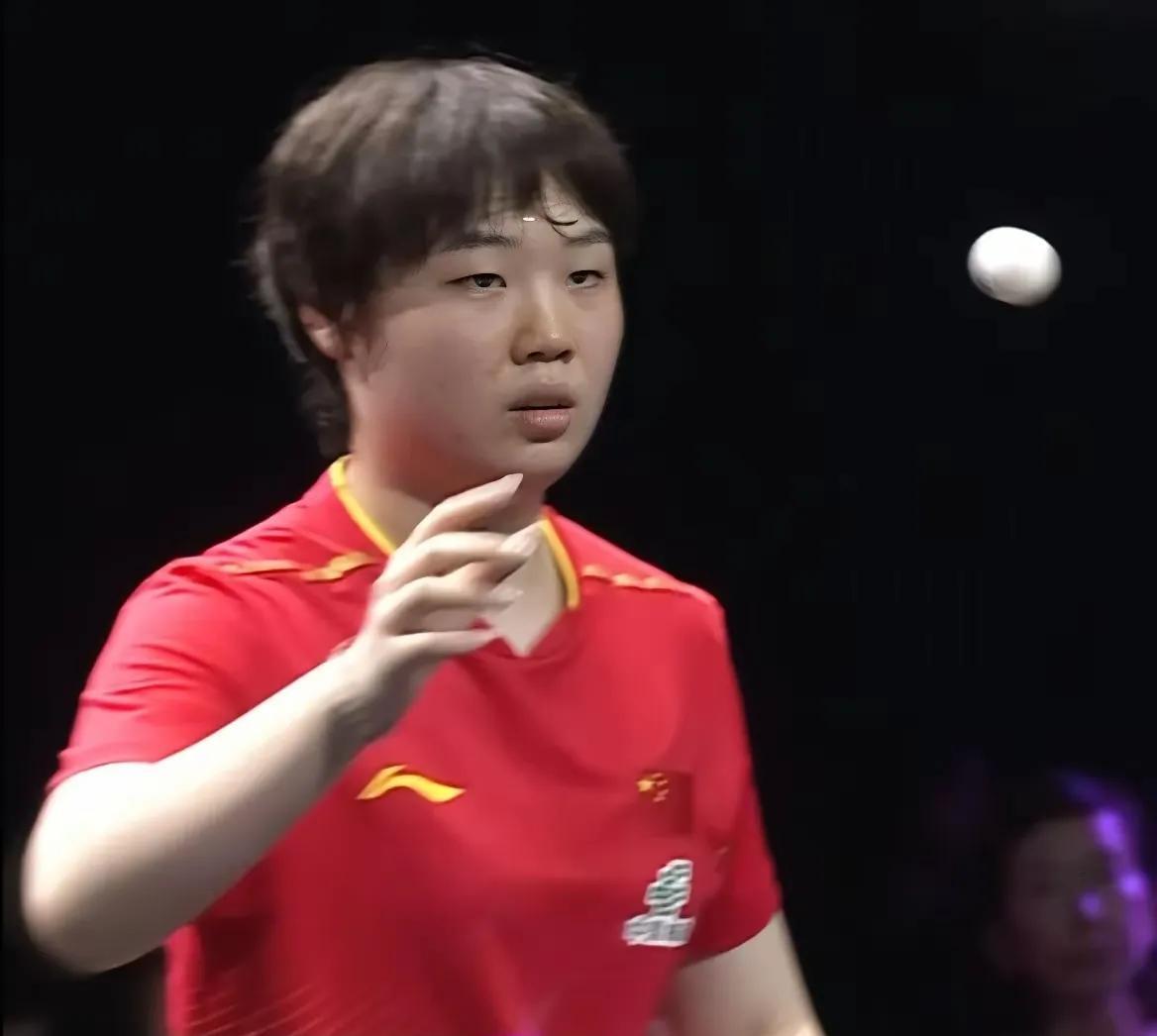 石洵瑶的实力比蒯曼强吗？横滨冠军赛四分之一决赛，石洵瑶以4：0横扫小将蒯曼，于是
