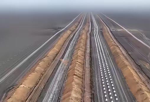 ​在乌克兰顿涅茨克，乌军们为了阻止俄军的进攻，这时绞尽脑汁，最终他们通过设置10