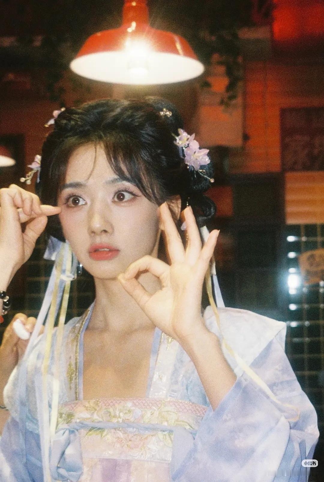 王影璐好适合唐装造型啊，这套好美王影璐中华小厨娘