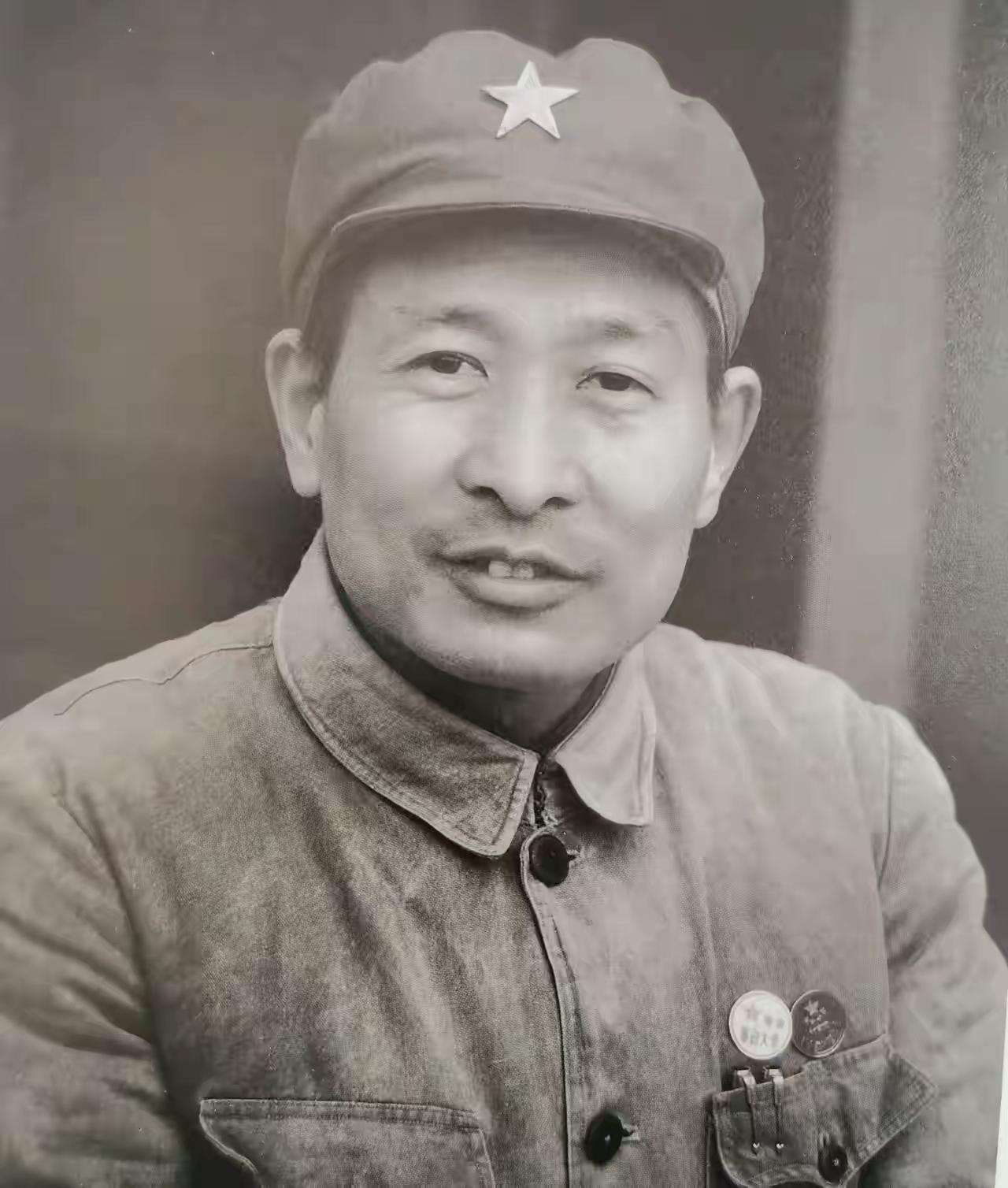 王新民这个人，说不上坏到骨子里。他家在苏北农村，鬼子扫荡那年，爹让刺刀挑了，老娘