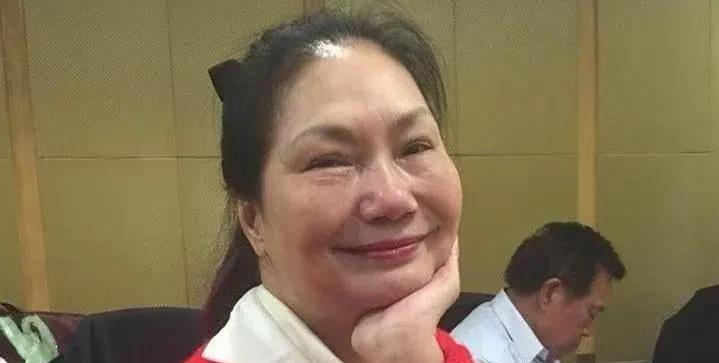 S妈在线征友陪散步，还真有人应聘！网友纷纷给S妈留言，说我可以！S妈提出了三个条