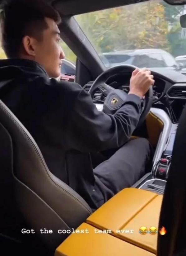 孙铭徽还真看不上这点冠军奖金。这并非妄言，看看CBA球员的收入排名就明白了：