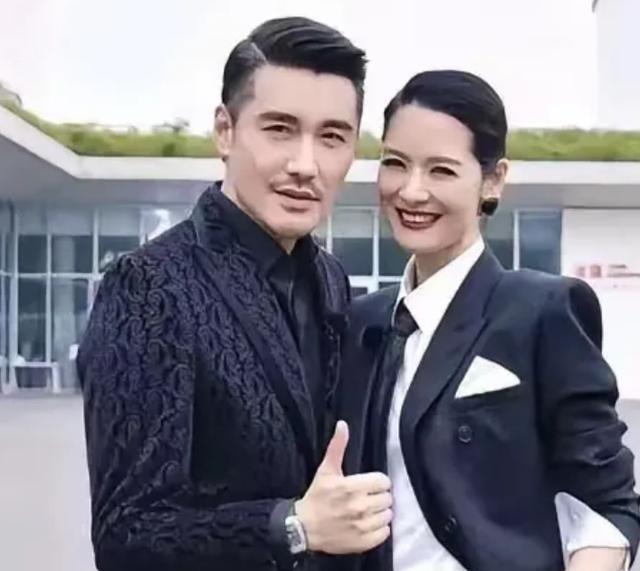 在北京国贸最繁华的地段，有一间720平米的豪宅，装修花了400万，光健身器材就值