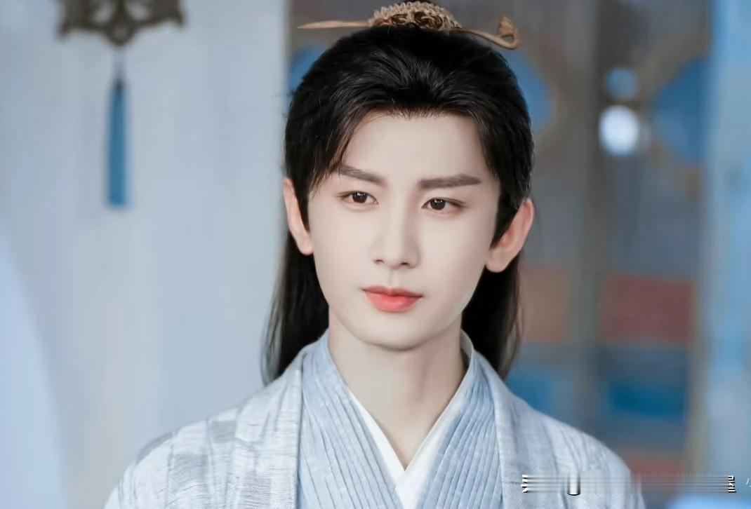 成毅呀成毅实在不行,你就退圈吧!毕竟你都35了可怎么依旧那么帅,关键演技还